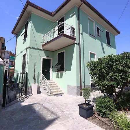 Homestay Verdemare Relax & Sestri Levante
